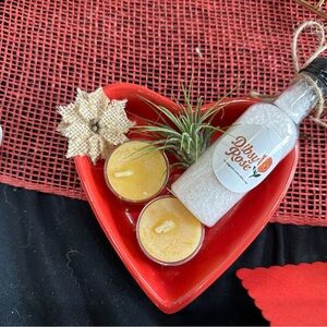 Gift Set: Heart-Shaped Red Dish with Candles and Bath Salts